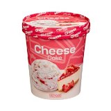 Helado de cheesecake Hacendado con salsa de fresa